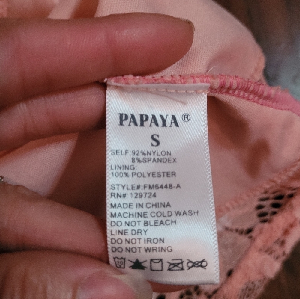 Papaya peach cored lace looking shirt. Size S. Super cute! EXCELLENT CONDITION! - Picture 6 of 6